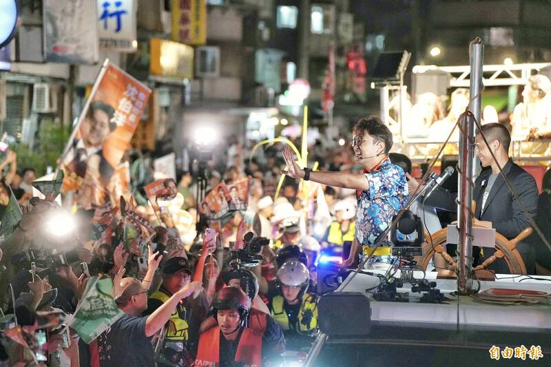 「台北大洋流」車掃松信、支持者遭大樓住戶3度惡意潑水 警方介入調查