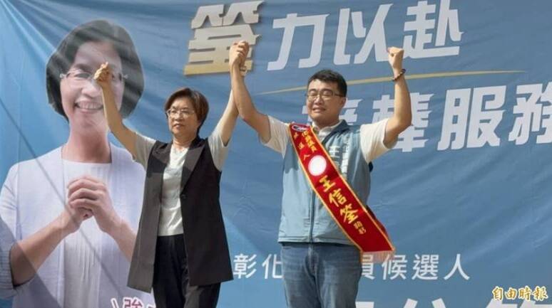 這就是「阿美STYLE」!3張照片看懂「不敗女神」王惠美的輔選起手式。