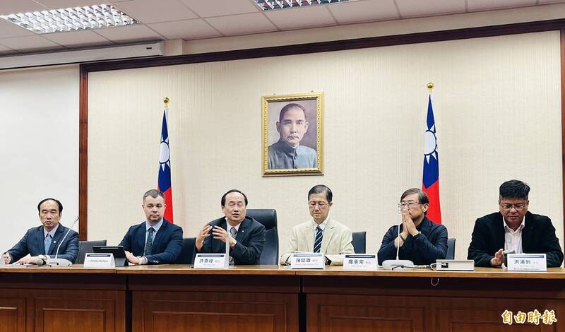 「台灣國家安全與民主韌性面臨的新型態挑戰研討會」今日在立法院召開。（記者陳鈺馥攝）