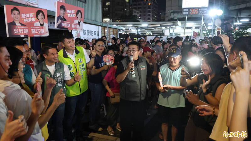 人氣爆棚!蘇巧慧樹林博愛夜市掃街 支持者嗨喊「樹林出市長」
