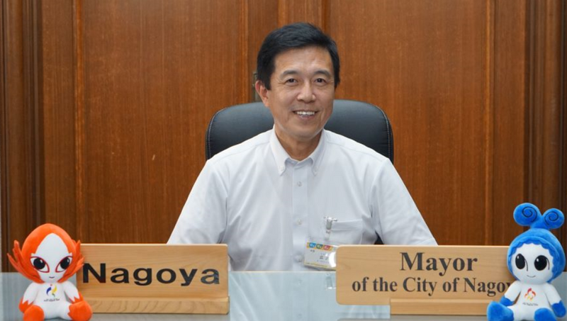 日本名古屋市長廣澤一郎座車違規迴轉 警察當場開罰單