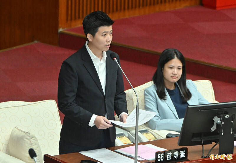 索資營養午餐、松機遷移給不出會議記錄?苗博雅怒批蔣萬安:市府下令「封鎖苗博雅」?
