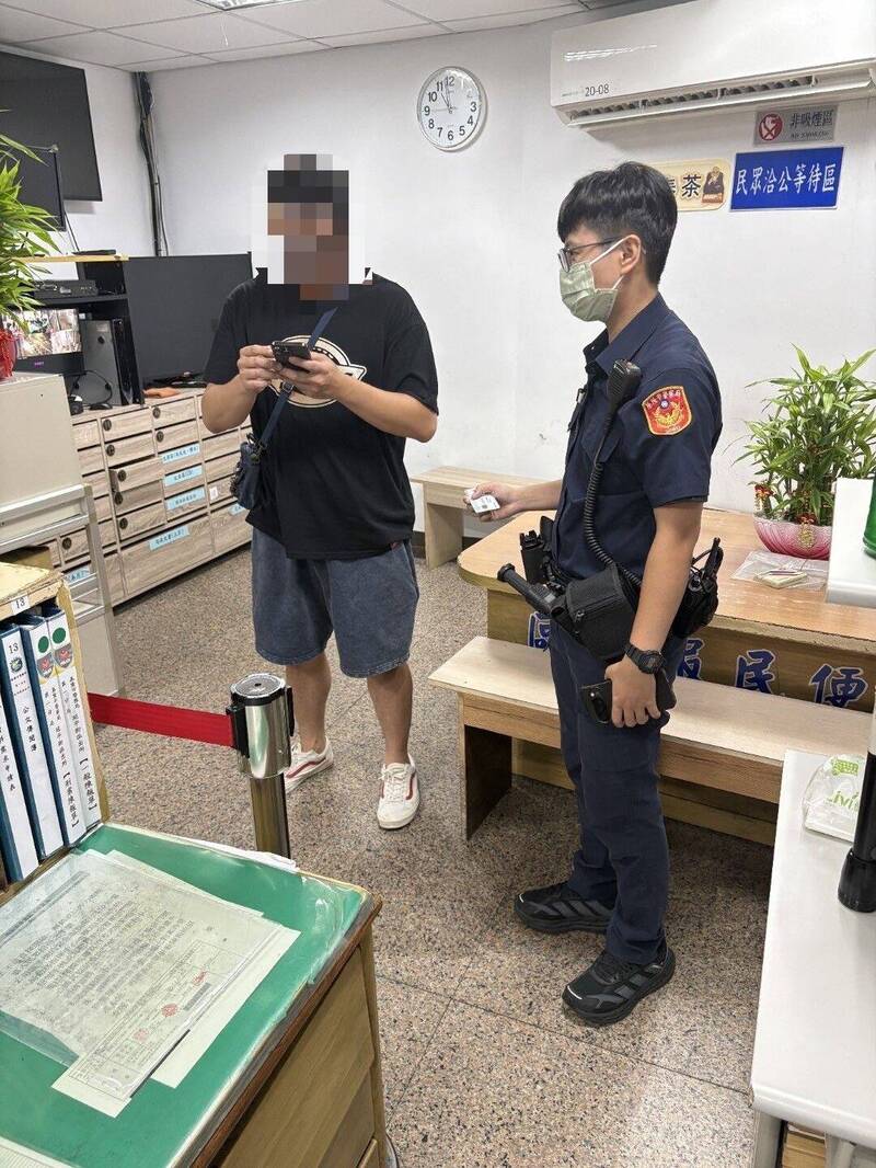 「蝦皮店到店」驚見4綑千元大鈔 熱心民眾一動作助他20萬失而復得