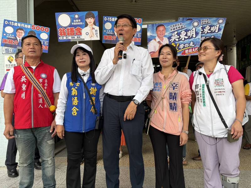 你生孩子、我供房子 謝龍介拜票開講成家政見