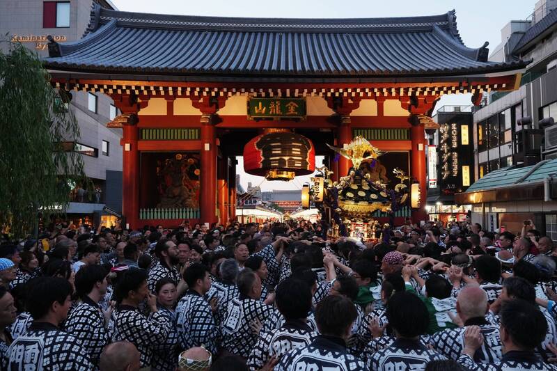 9月訪日外籍旅客微降5% 中國遊客暴跌44.5%