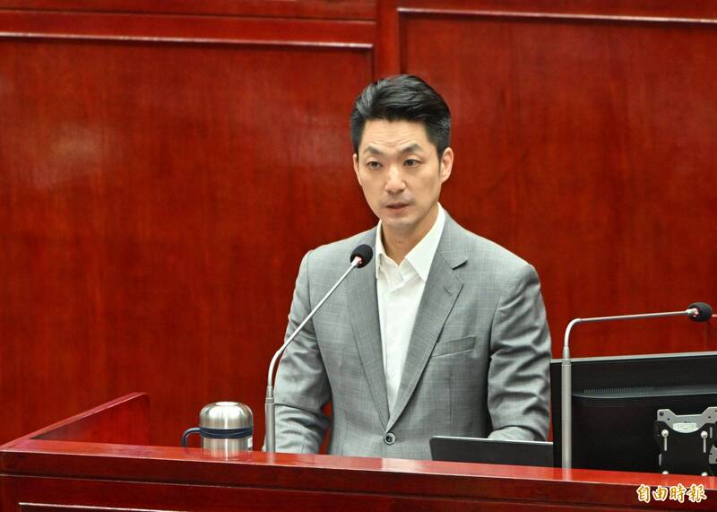 蔣萬安面對高強度質問「越講越小聲」 邱明玉公開訪談第一線觀察