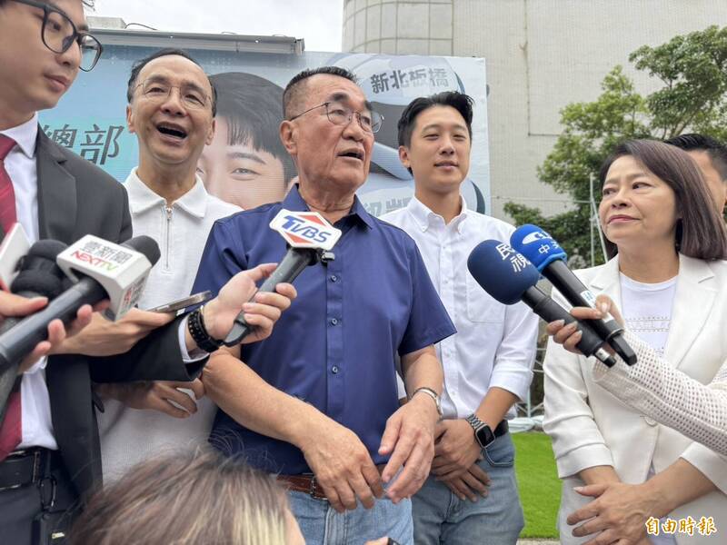 攤商曬合照遭出征 李四川:不要為難店家、讓商家好好做生意