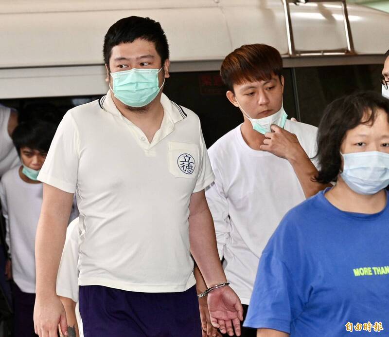 共犯黃家慶（左）、范崇豪（右）。（記者羅沛德攝）