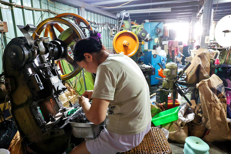 《TAIPEI TIMES》September industrial production rises 19 percent