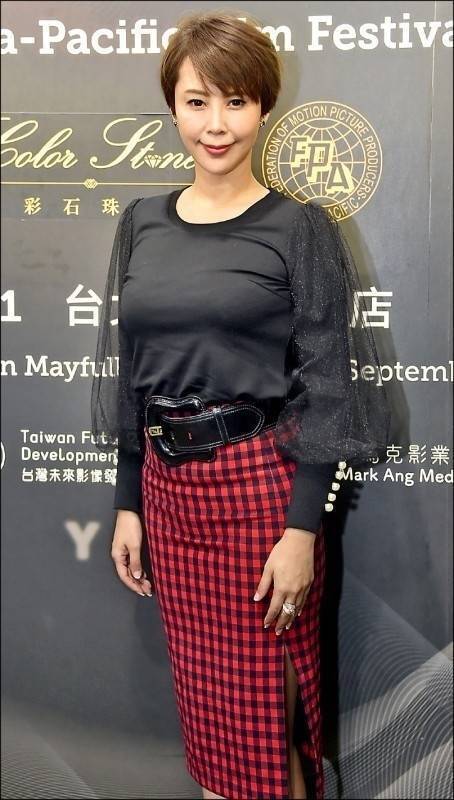 號稱最美慈善家 「彩鑽女王」蘇怡又涉吸金1.3億再度起訴