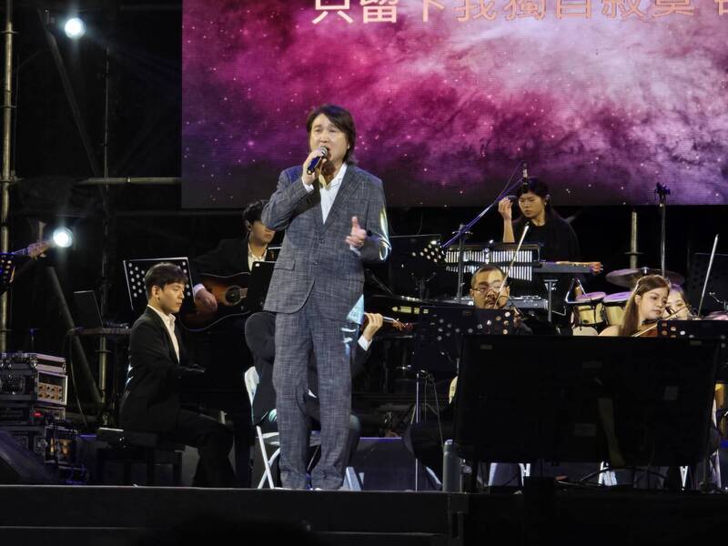 屏東市民歌經典之夜 辛曉琪、周治平開唱 湧近1.5萬人同歡