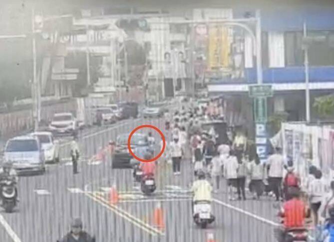 路跑出意外!員林獅子盃10歲童遭後照鏡撞倒受傷 人車未分道挨批