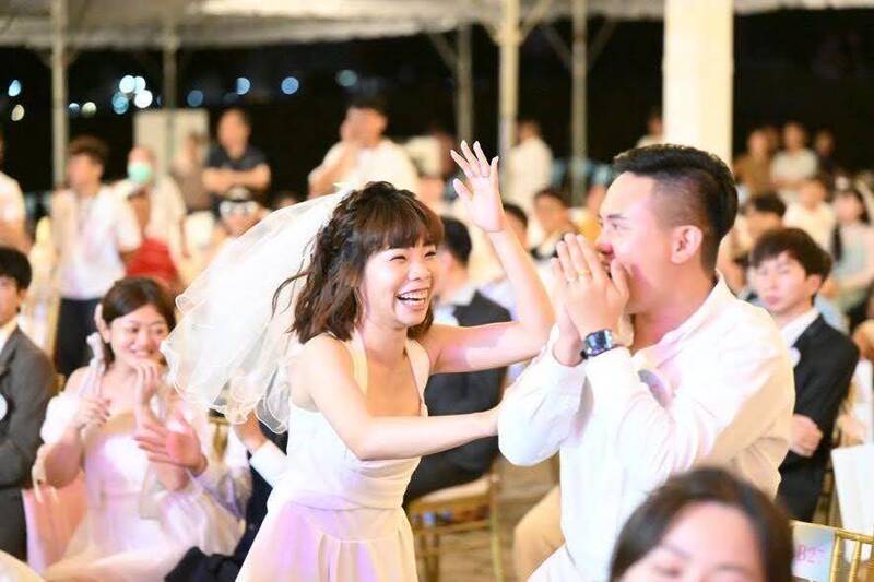高雄市集團結婚人數創新高 120對新人海風廣場互許終身