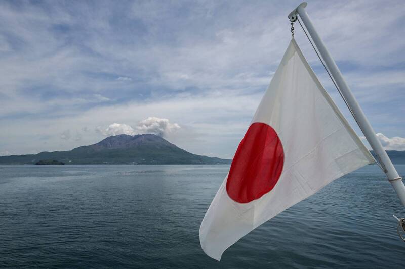 日本櫻島火山噴發 黑煙直竄1000公尺