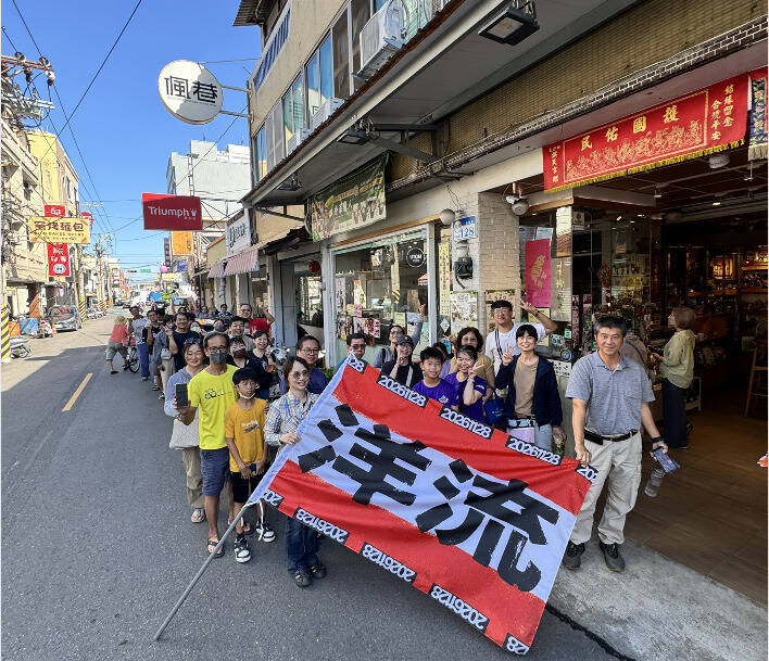 彰化北斗發100條洋流飄帶 嘉義小水滴騎車1小時來搶