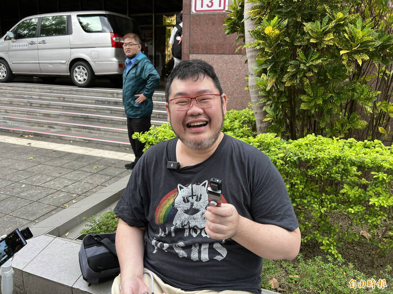 蔣萬安競選造勢宣稱5萬人?四叉貓秀圖喊頂多4千人:除非玩疊羅漢