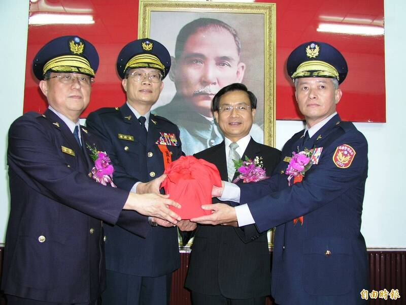 台南車站鋼琴爆紅!1架琴牽起「市長與局長」故事譜出府城樂章