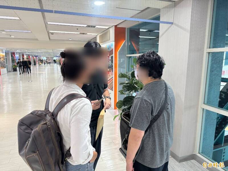 李姓男子（右）新婚妻子井云蓉独自赴日旅游却陈尸河口湖旅馆，入境时被刑事局持搜索票与拘票逮捕。（检警提供）