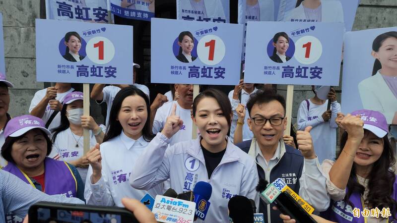 高虹安抽中1號籤王 莊競程由妻子方心慧代抽抽到3號