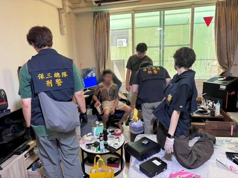喪屍菸彈有「荔枝」口味 他赤腳逃屋頂燙腳落網