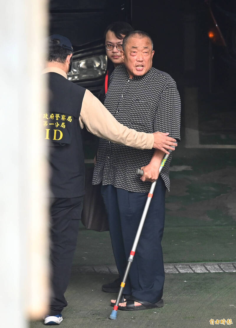 北院「潑屎哥」拄杖開罵!狂轟高檢署主任檢察官陳宏達要選藍委