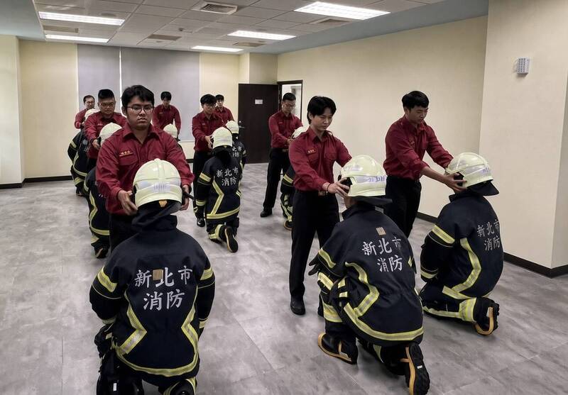 75名消防菜鳥報到 新北拜師授業傳承