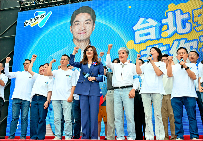 國民黨「三子」合體幫候選人造勢 鄭麗文被切割「暖完場就走」