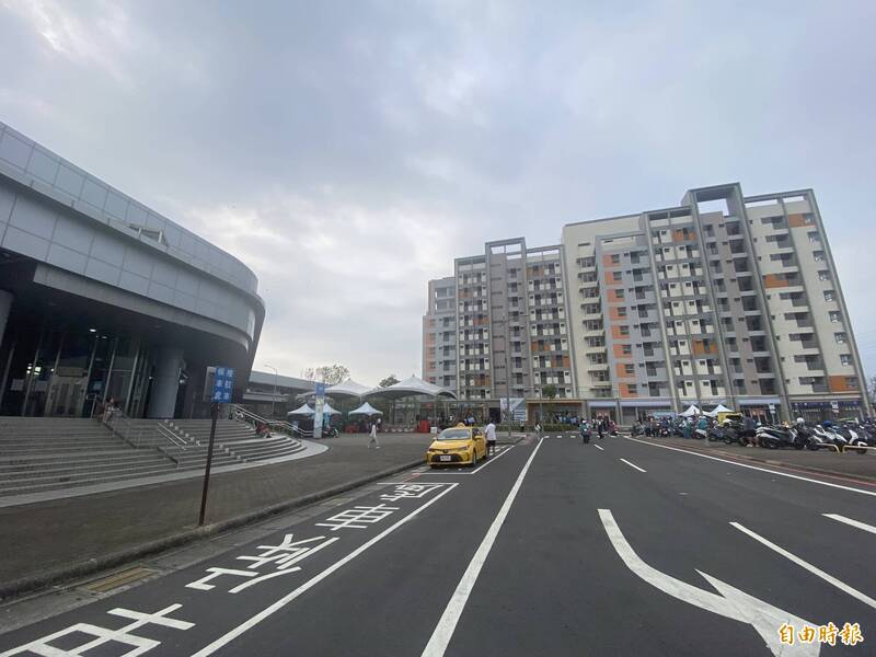 高雄首座自建大寮社宅揭牌 捷運出口百公尺打造婚育宅