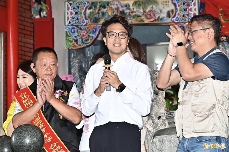 曝沈伯洋18年前暖舉! 賓大學弟當年車禍 沒見過面靠MSN求助度難關