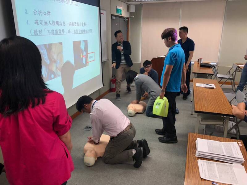 為提升全民防救災知識與急救技能，內政部推動防災士訓練，消防署統計，目前全國已完成防災士訓練的人數已突破19.5萬人。（圖由消防署提供）