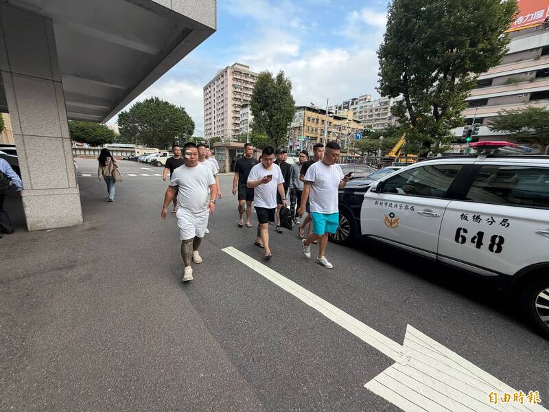 獨家》新北院檢群聚20餘人 警快打趕往處理