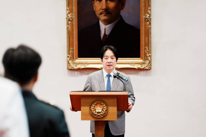賴清德主持11月份將官晉任授階 期許國軍善用科技守護民主