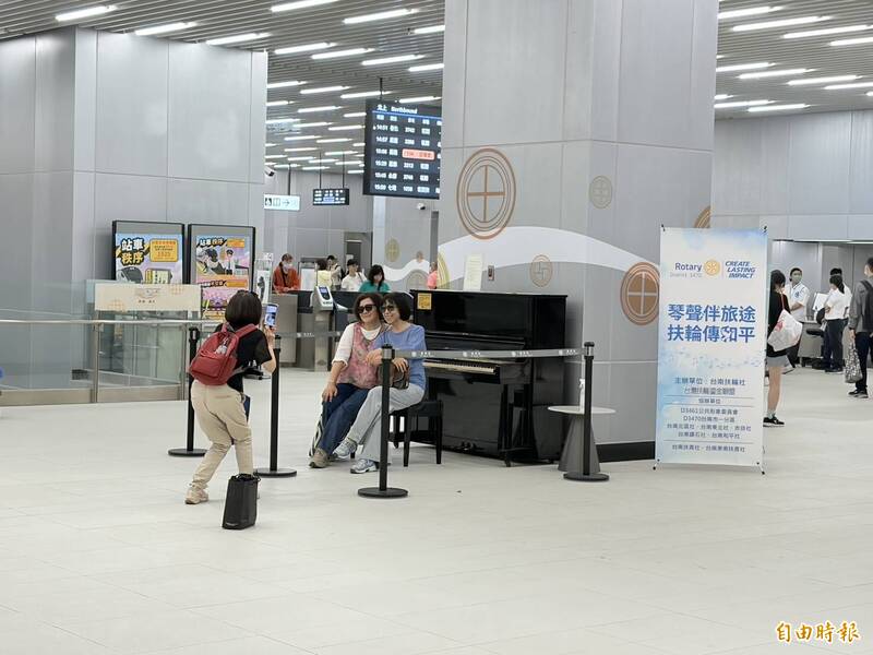 台南車站公共鋼琴夯！台鐵新公告一度惹議 許添財：文化熱點不能禁