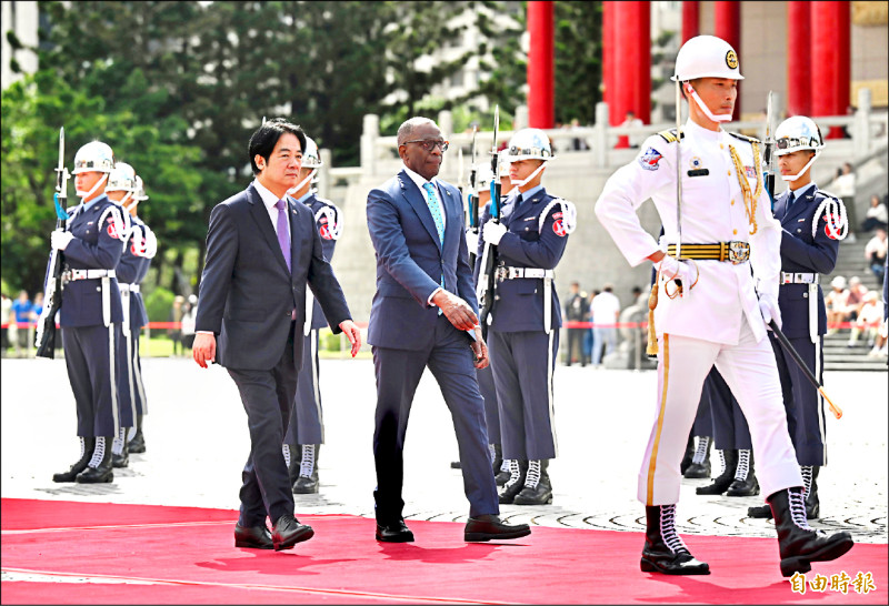 賴清德軍禮歡迎聖國總理伉儷 國軍首訪聖露西亞 開啟軍事交流新頁