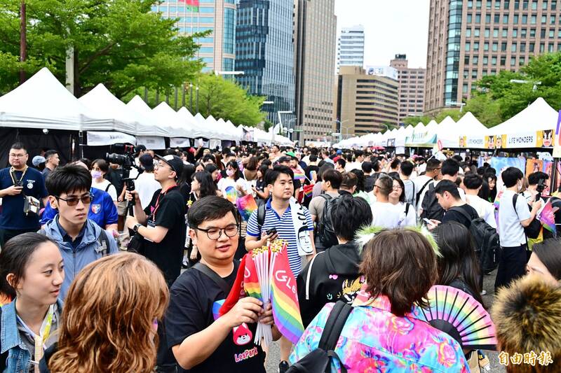 北市不當搜索同志酒吧刺激 台灣同志遊行今下午登場估15萬人潮