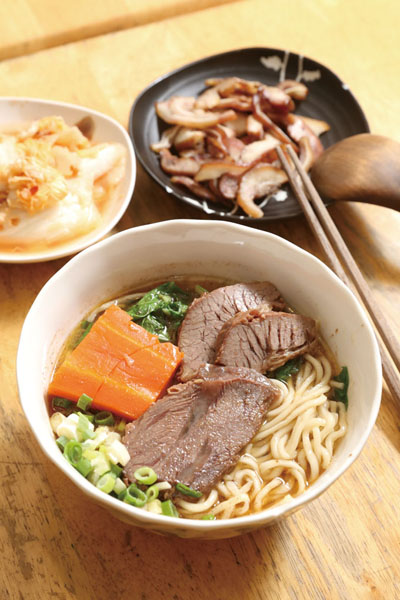 CP值超高！錦州街學院麵館