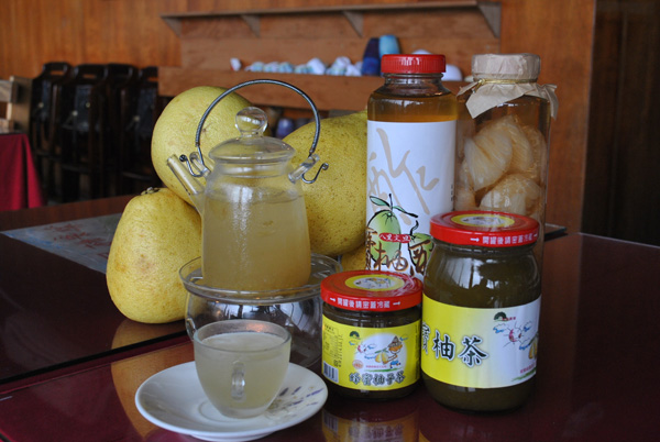 農場自製的柚子茶、柚子醋等，也很適合買來當伴手禮。（圖片提供／桃樂絲森林．穀興農場）