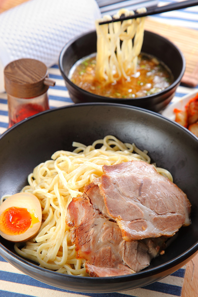 濃厚大阪風味拉麵 台中麵屋輝