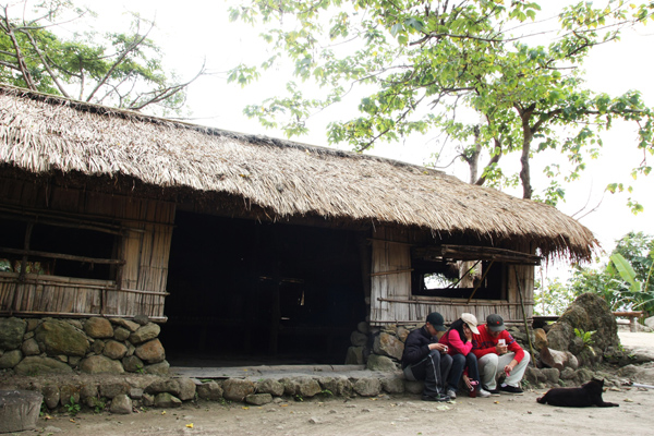 還原布農族原始生活的傳統屋，除了認識布農族文化，也是體驗野營的一部分。
