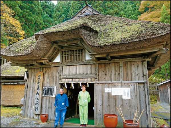 來男鹿真山傳承館可體驗生動刺激的生剝儀式。