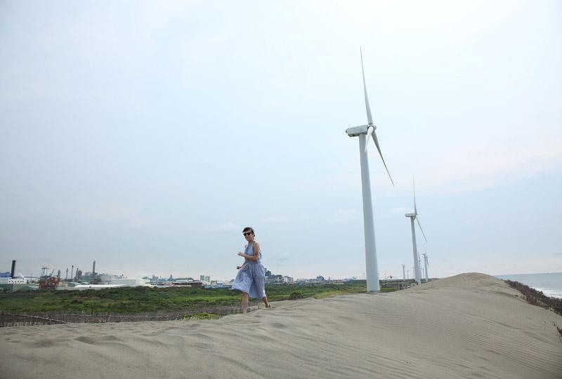 慢跑在遼闊的沙丘上，感受微微海風的吹拂，令人心曠神怡！