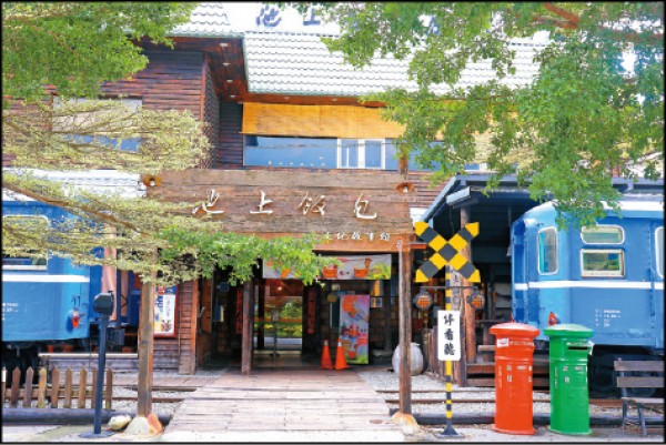來到池上飯包文化故事館，不只能品嚐正宗池上便當，還能在米飯香中了解它的歷史。（吳東峻／攝影）
