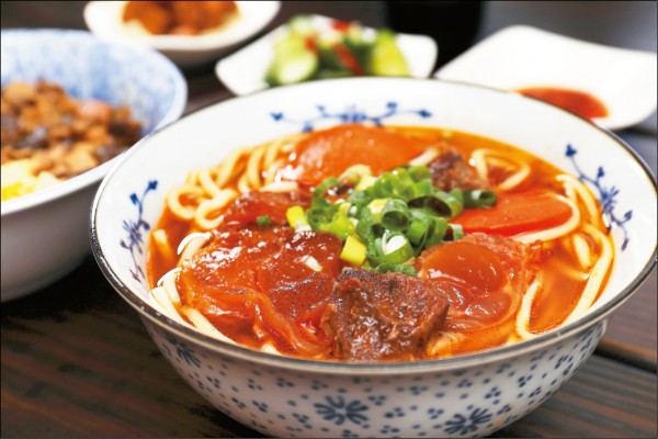 圖為「甘味堂」的牛筋肉麵（湯）／170元。（吳東峻／攝影）