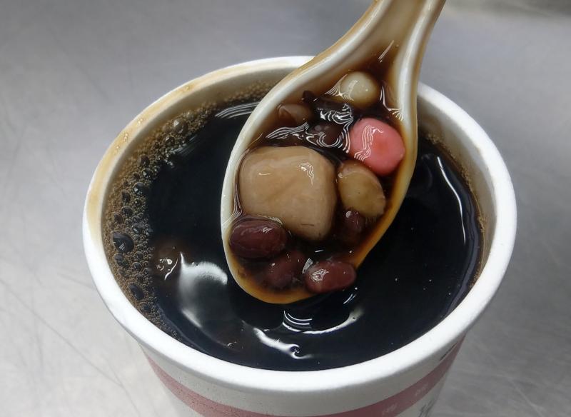 天天吃好料》古法仙草用料實在 少年頭家圓創業夢 天天吃好料》古法仙草用料實在 少年頭家圓創業夢