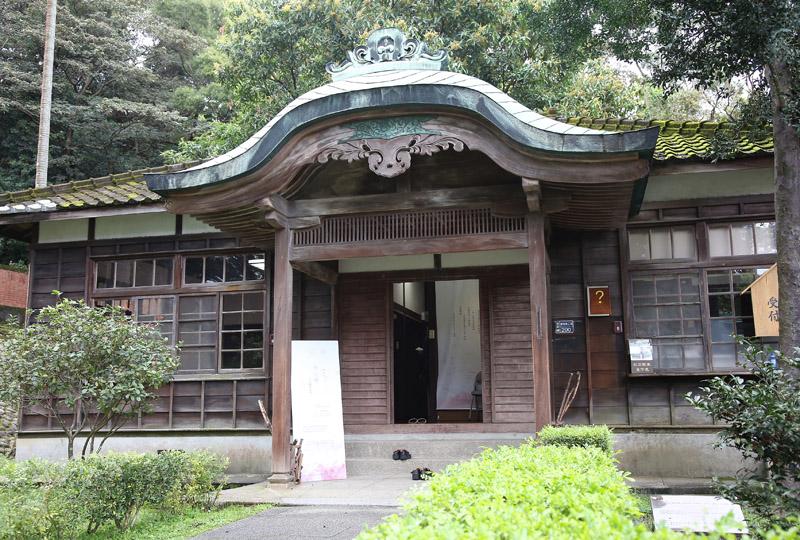 神職人員居住的社務所，現為展覽空間，可入內欣賞特色展覽。（記者沈昱嘉／攝影）