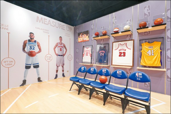 台灣首家NBA Store旗艦店就位在台北微風松高百貨內。（圖片提供／NBA Store）