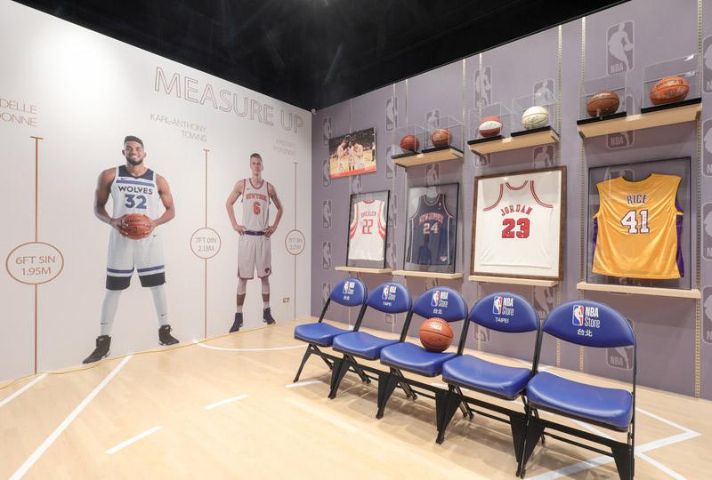 台灣首家NBA Store旗艦店就位在台北微風松高百貨內。（圖片提供／NBA Store）