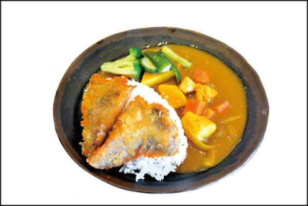 炸鬼頭刀魚排咖哩飯／180元（記者許麗娟／攝影）