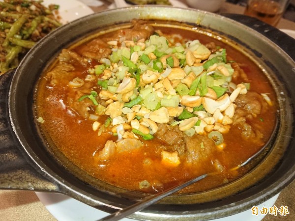 榮膳餐廳的牛肉豆花，這道料理很罕見。（記者洪瑞琴攝）