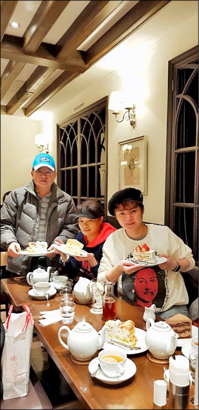 日本的飲食與文化和台灣相近，這也是許富凱選擇帶爸媽到京都旅行的原因。（圖片提供／時代創藝）